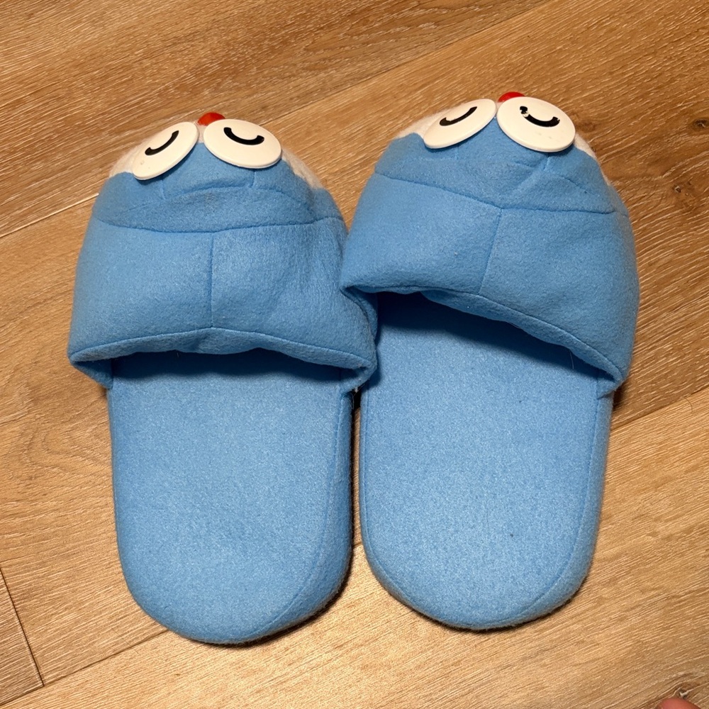 Doraemon Slippers - Picture 2 of 4